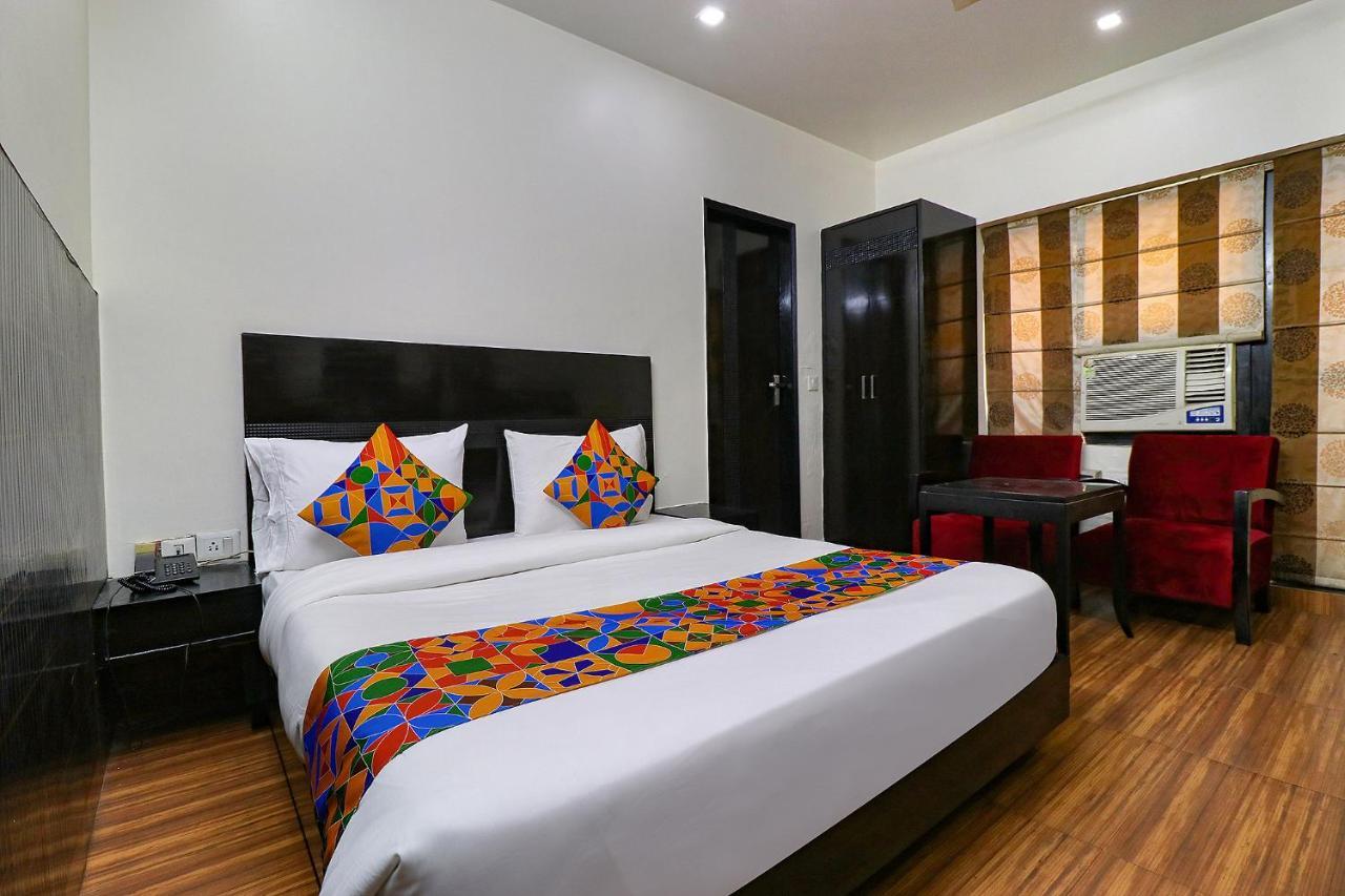 Fabhotel La Ola New Delhi Eksteriør billede