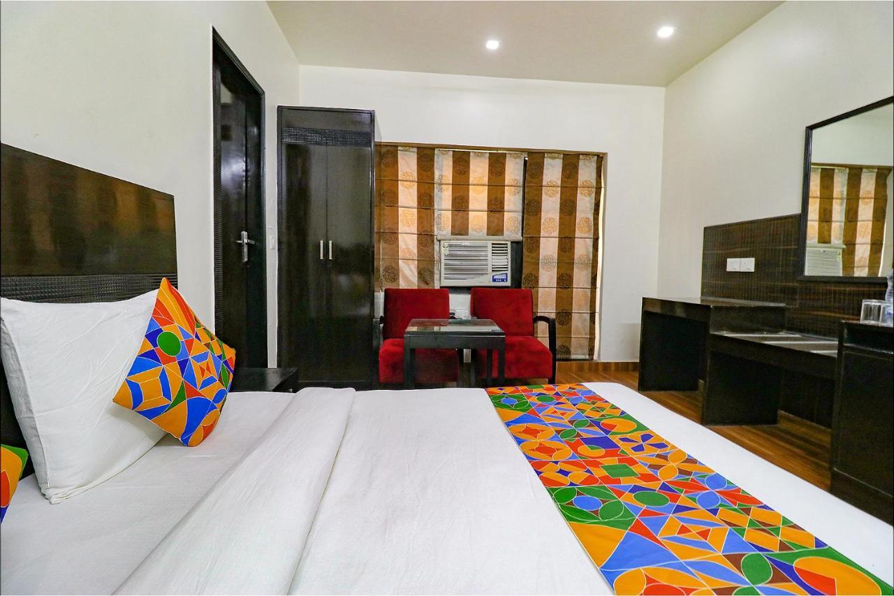 Fabhotel La Ola New Delhi Eksteriør billede