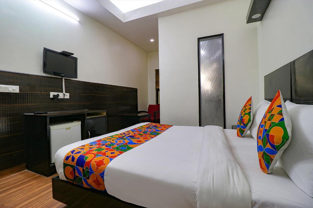 Fabhotel La Ola New Delhi Eksteriør billede
