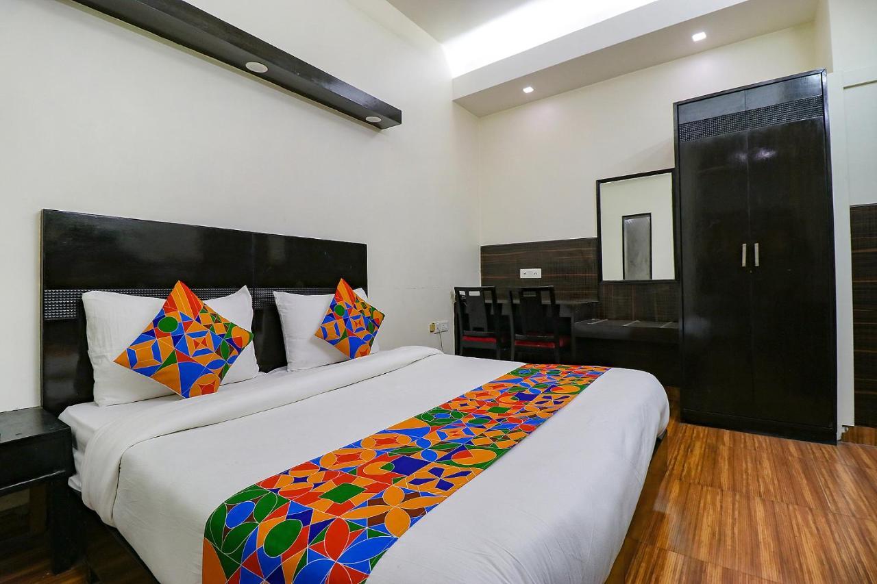 Fabhotel La Ola New Delhi Eksteriør billede