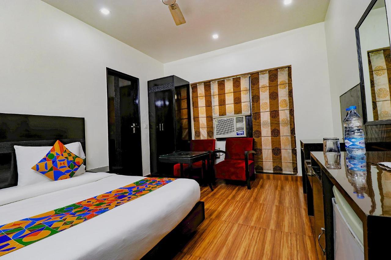 Fabhotel La Ola New Delhi Eksteriør billede